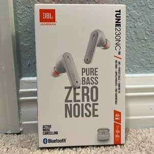 JBL wireless headphones. Tune230NC.